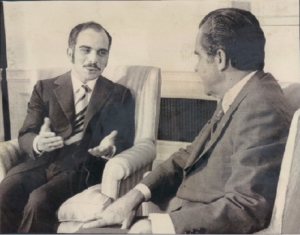 الملك حسين مع الرئيس نيكسون في سبعينيات القرن العشرين.